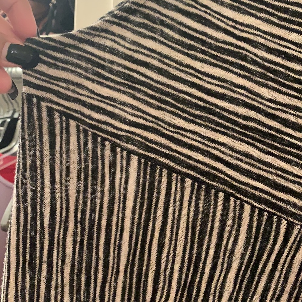 W5 Striped Sleeveless blouse - Picture 5 of 8